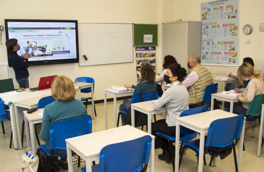 Las Escuelas Oficiales De Idiomas De La Región Superan La Barrera De ...